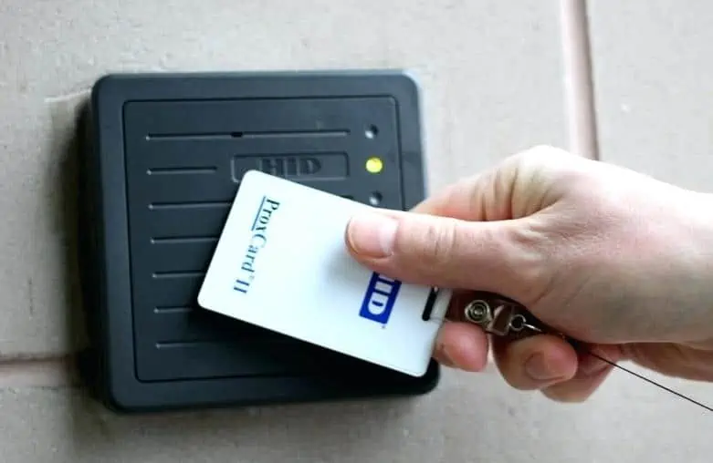 Why UK Businesses Choose HID Key Fob Readers for Secure Access 1 proximity access reader